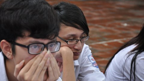 Thi không thực chất thì bỏ sẽ hơn?