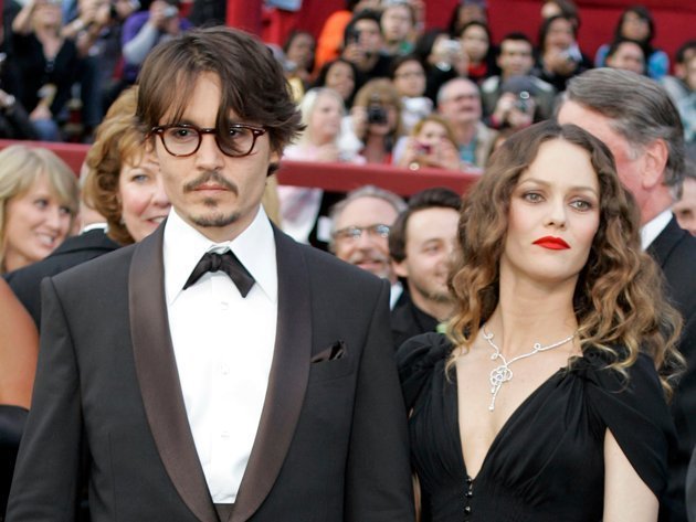 Johnny Depp chính thức chia tay người tình 14 năm