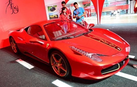 Giá 50 tỷ đồng, Ferrari 458 Italia bản rồng có về VN?