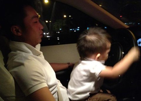 Nghe Cường đô la hát tặng con trai