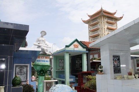 Nước mắt nghệ sĩ sau ánh hào quang