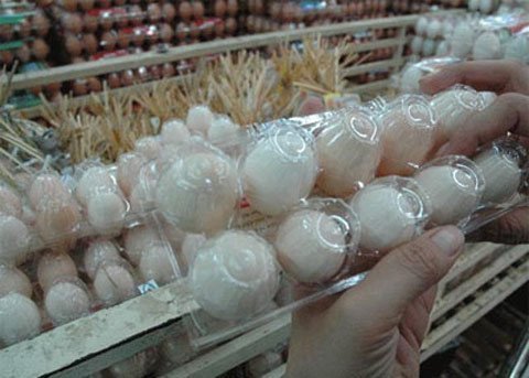 Trứng gà ác 'giả' tung hoành