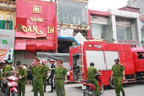 Nóng trong tuần: Liều lĩnh chế mìn đi cướp vàng