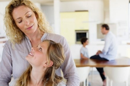 Tôi từng đố kị với tình cảm mẹ dành cho con dâu