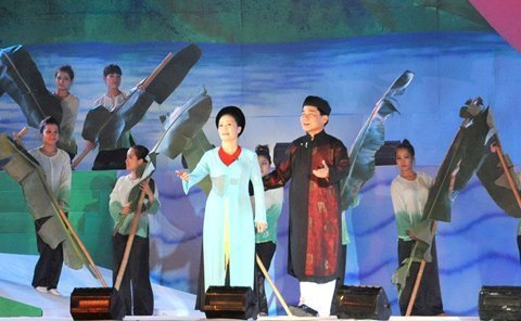 “Còn gì hơn một chữ Tình?”
