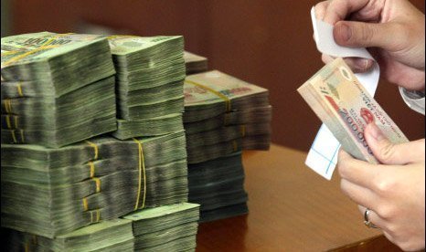 Vốn rẻ bắt đầu chảy