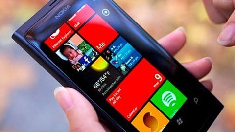 Microsoft phủ nhận sản xuất smartphone riêng