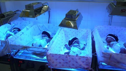 Nóng trong ngày: Ca sinh 4 hi hữu tại Việt Nam