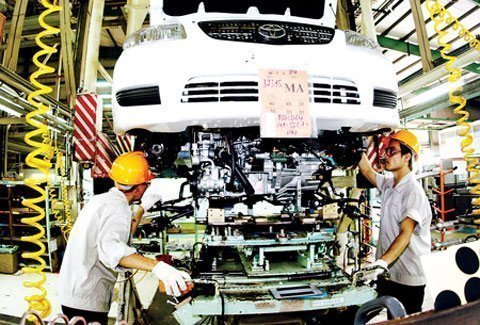 Con lớn cha mẹ ép nhịn để…không rách cái áo cũ