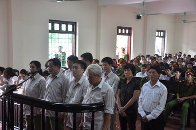 Nguyên Chủ tịch, Bí thư Vĩnh Yên bị đề nghị 7-9 năm tù