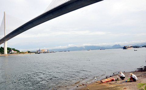 Phát hiện thi thể trôi trên vịnh Hạ Long