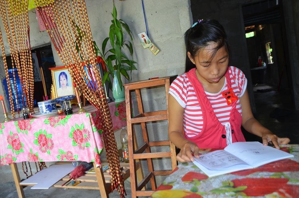 Lay lắt phận đời cô bé mồ côi mắc bệnh nan y