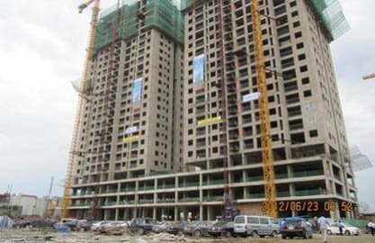 Đầu tư địa ốc và “canh bạc” bắt đáy thị trường
