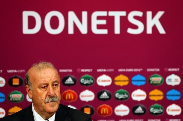 Del Bosque e ngại hàng tiền vệ 'hoàn hảo' của Ý