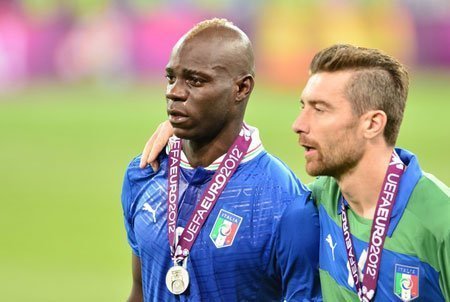 Balotelli: Nước mắt đàn ông không rơi từng giọt
