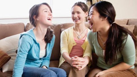 Những hàng xóm tọc mạch giữa Thủ đô