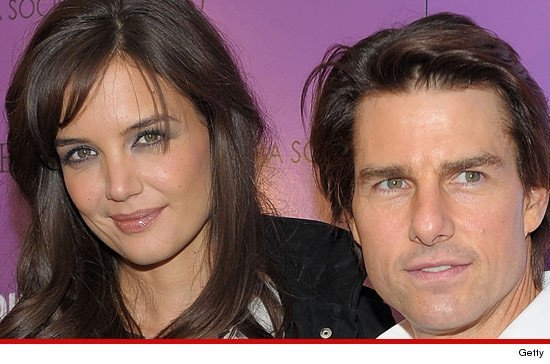 Không có chuyện Katie Holmes bị theo dõi