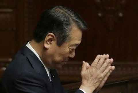 Một loạt nghị sĩ Nhật rời bỏ đảng cầm quyền