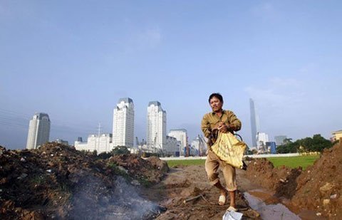 Nghịch lý thị trường bất động sản