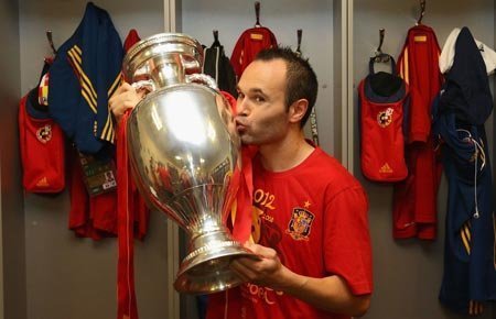 Iniesta: Không bàn thắng, vẫn vĩ đại