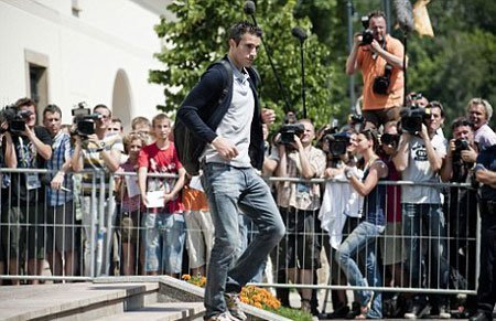 Tương lai Van Persie quyết định trong tuần này