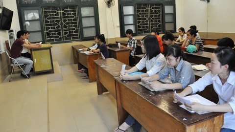 Đưa con đi thi từ 4 giờ sáng, xôi đỗ cháy hàng