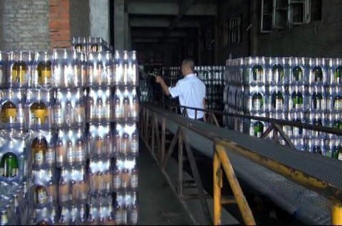 TQ: Phát hiện bia giả pha từ axit và chất ướp xác