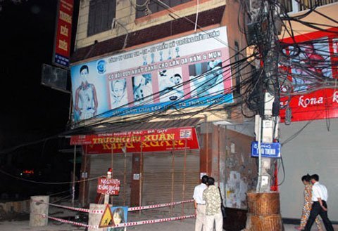 Nửa đêm, hoảng loạn vì nhà 4 tầng suýt sập