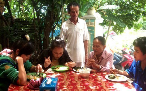 Những nghĩa cử ấm lòng sĩ tử