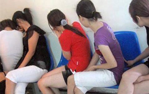 Nữ sinh 13 làm ‘tú bà’ đường dây bán dâm tuổi teen