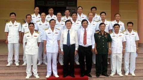 Chủ tịch nước thăm Vùng 3 Hải quân