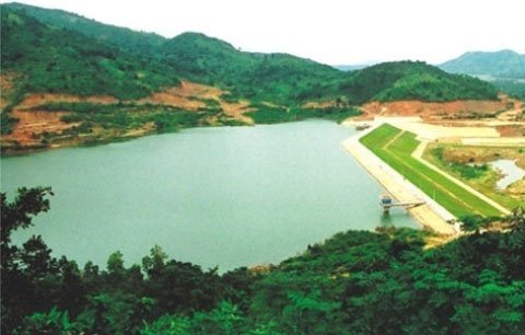 Trượt chân, ba chị em một nhà chết đuối