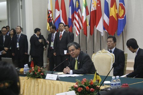 “Giải quyết tranh chấp Biển Đông phải qua đối thoại”