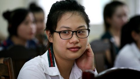 Đề văn luận bàn về 'kẻ cơ hội' và thần tượng