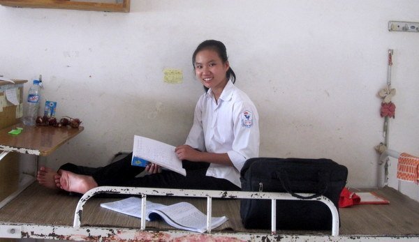 Sĩ tử đi thi, cả họ đứng đằng sau