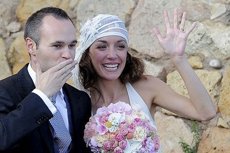 Sao Barca nô nức dự đám cưới Iniesta
