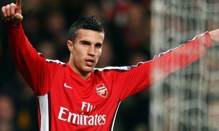 Vì sao Van Persie muốn dứt tình với Arsenal?