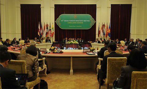 Ngoại trưởng ASEAN quan ngại về tình hình Biển Đông