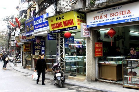 Doanh nghiệp vàng ‘biến tướng’ để sống sót