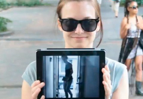 Video stop motion 500 cô gái xinh đẹp khoe tablet