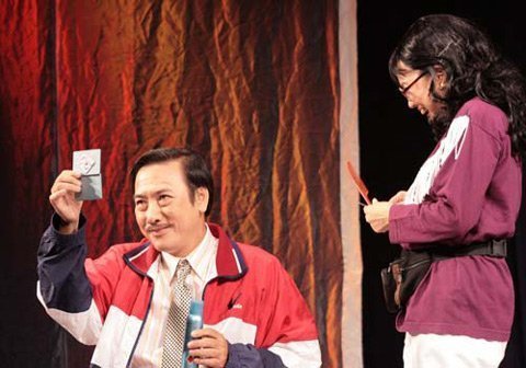 Sân khấu kịch: Vào đền thiêng hay ra gió bụi