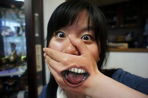 Tác phẩm nghệ thuật cơ thể cực độc của nữ sinh Nhật