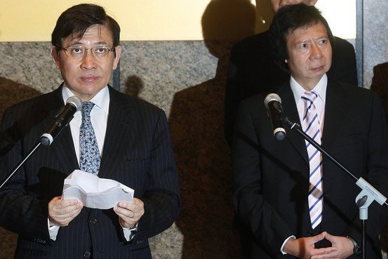 Anh em tỷ phú Hong Kong hầu tòa vì tội hối lộ