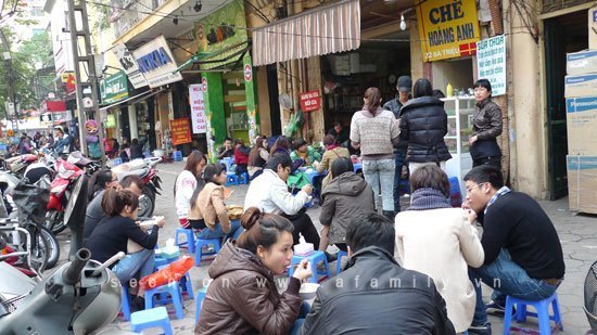 Thời đắt đỏ, cửa hàng lui vào trong ngõ