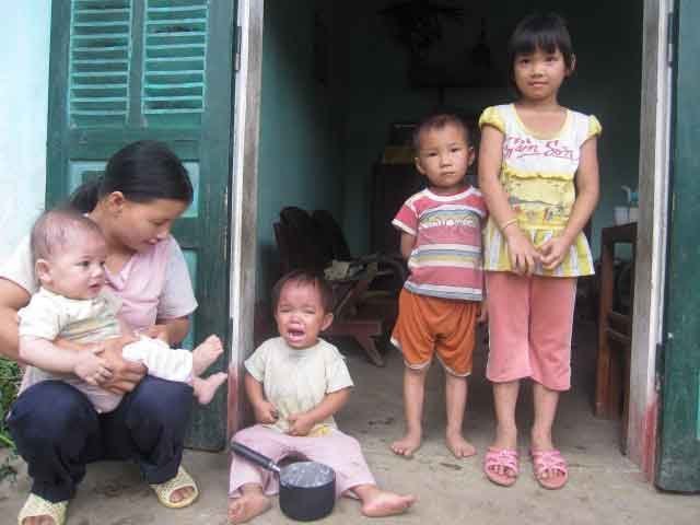 Ai cho con tôi 40 triệu mổ tim, bảo làm gì tôi cũng làm...