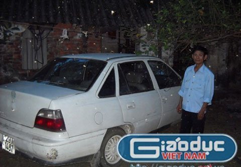 Dị nhân nghèo kiết xác vẫn mua 'xế hộp' để sân cho... oách