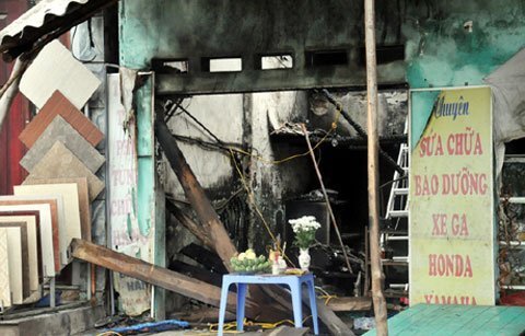 Thiếu niên học việc chết cháy trong cửa hàng