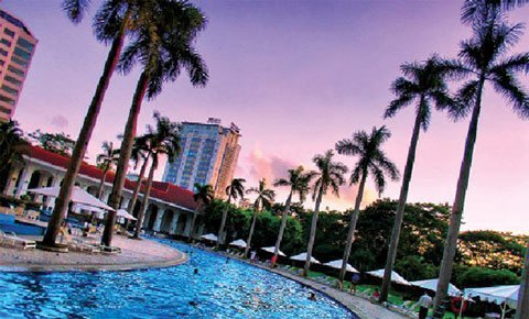 Khách sạn sang đổi chủ: Đại gia Việt 'giật cờ'