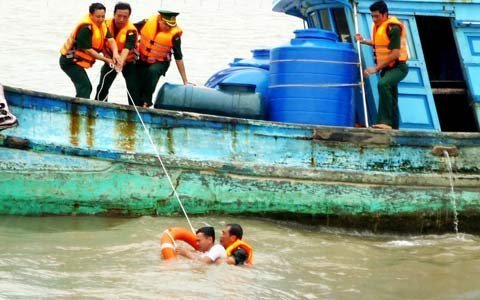 Tàu cá bị bắn, 5 thuyền viên trọng thương