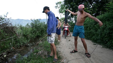 Hiểm nguy cận kề những kiểu mưu sinh tận diệt ở Mường Lò